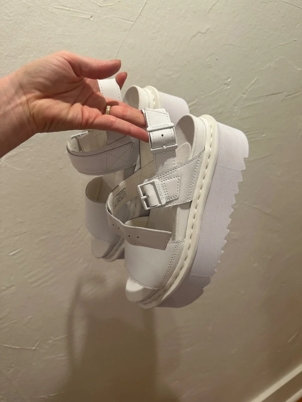 Dr. Martens Voss Mono Platform Sandals - White - US 7